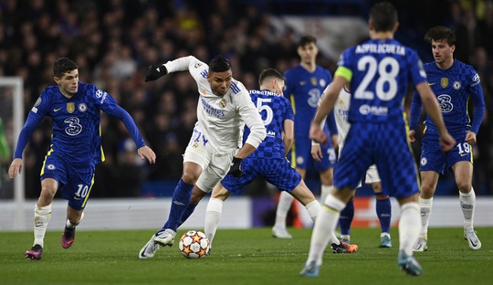 Benzema tung hat-trick, Real Madrid nhấn chìm chủ nhà Chelsea - Ảnh 1.