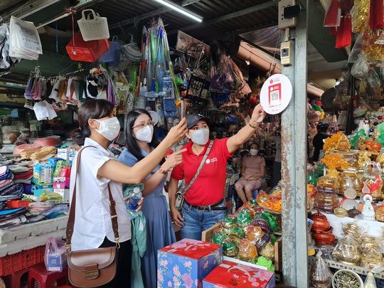Người Đà Nẵng đi chợ chỉ đem smartphone, không cần tiền mặt - Ảnh 4.