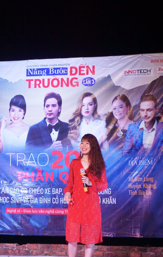 Diễn giả - MC Thi Thảo cùng ca sỹ Kyo York đồng hành trong chương trình thiện nguyện tại Gia Lai - Ảnh 4.