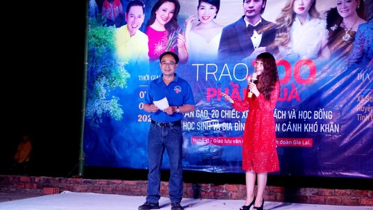 Diễn giả - MC Thi Thảo cùng ca sỹ Kyo York đồng hành trong chương trình thiện nguyện tại Gia Lai - Ảnh 5.
