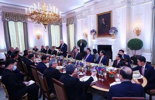 Những hình ảnh Thủ tướng Phạm Minh Chính dự chiêu đãi của Tổng thống Joe Biden - Ảnh 9.