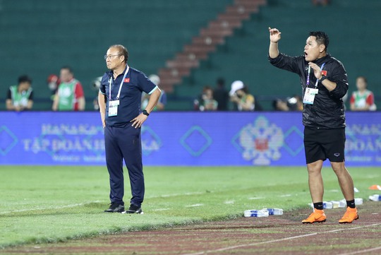 Thắng nhẹ nhàng U23 Timor Leste 2-0, U23 Việt Nam vào bán kết với vị trí nhất bảng - Ảnh 5.