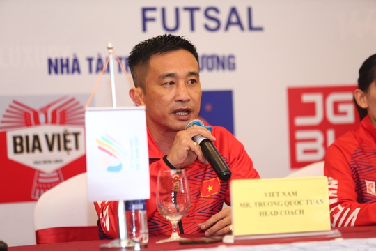 Thắng đậm Myanmar, Futsal nữ Việt Nam vượt qua Thái Lan trên bảng xếp hạng SEA Games - Ảnh 3.