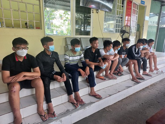 Bắt hơn 20 thanh niên hỗn chiến bằng bom xăng và nổ súng ở TP Biên Hoà - Ảnh 1.