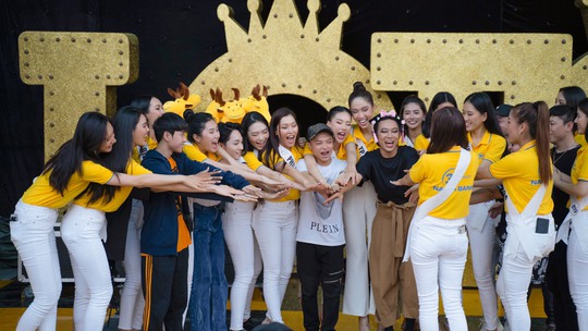 Top 58 thí sinh Hoa hậu Hoàn vũ Việt Nam chinh phục thử thách dự án cộng đồng nhận 200 triệu từ Nam A Bank - Ảnh 2.