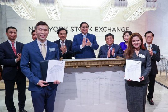 Thủ tướng Phạm Minh Chính thăm sàn giao dịch chứng khoán lớn nhất thế giới tại New York - Ảnh 9. Thủ tướng Phạm Minh Chính thăm sàn giao dịch chứng khoán lớn nhất thế giới tại New York - Ảnh 9.