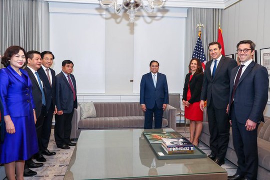 Thủ tướng Phạm Minh Chính thăm sàn giao dịch chứng khoán lớn nhất thế giới tại New York - Ảnh 3.