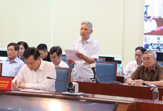 Tiếp xúc cử tri, Tổng Bí thư Nguyễn Phú Trọng nói về vấn đề đất đai, phòng chống tham nhũng - Ảnh 8.