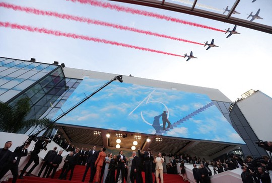 Tom Cruise phong độ tuổi 59, khuấy động Cannes 2022 - Ảnh 14.