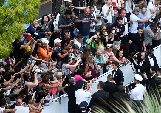 Tom Cruise phong độ tuổi 59, khuấy động Cannes 2022 - Ảnh 6.
