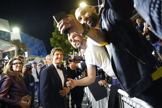 Tom Cruise phong độ tuổi 59, khuấy động Cannes 2022 - Ảnh 5.