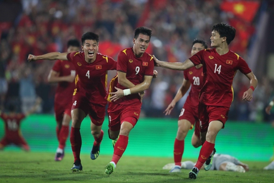 Bóng đá nam SEA Games 31: U23 Việt Nam vào chung kết - Ảnh 1.