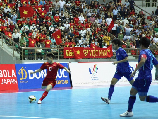 Futsal nữ Việt Nam thua sít sao Thái Lan trong trận tranh HCV SEA Games 31 - Ảnh 3.