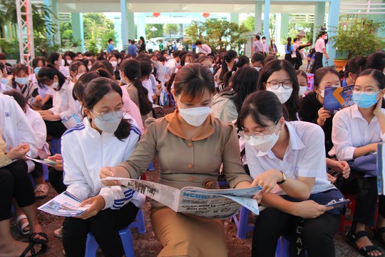 Đưa trường học đến thí sinh ở Quảng Nam: 50% học sinh chọn được ngành yêu thích - Ảnh 5.