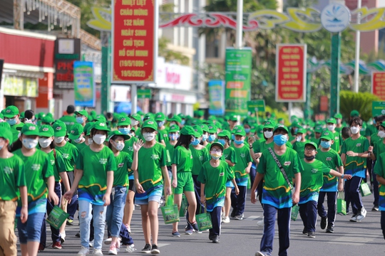 Hơn 7.000 người tham gia Ngày hội đi bộ tại Nha Trang - Ảnh 4.