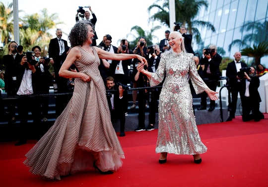 2022-05-27T172337Z_1824508276_UP1EI5R17UDTL_RTRMADP_3_FILMFESTIVAL-CANNES-MOTHER-AND-SON (1)