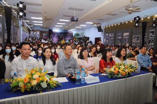 Đại học Nguyễn Tất Thành tổ chức thành công đêm diễn báo cáo dành cho sinh viên ngành Thanh nhạc - Ảnh 4.