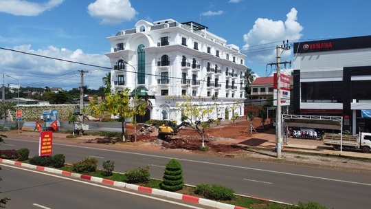 Cận cảnh tòa nhà trắng ở Đắk Nông vi phạm xây dựng nhiều năm chưa được xử lý - Ảnh 7.