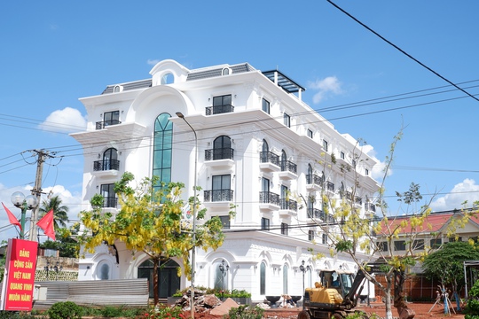 Cận cảnh tòa nhà trắng ở Đắk Nông vi phạm xây dựng nhiều năm chưa được xử lý - Ảnh 5.