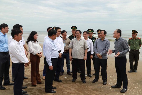 Thủ tướng Phạm Minh Chính dâng hương tại Ngã ba Đồng Lộc, khảo sát mỏ sắt Thạch khê - Ảnh 4.