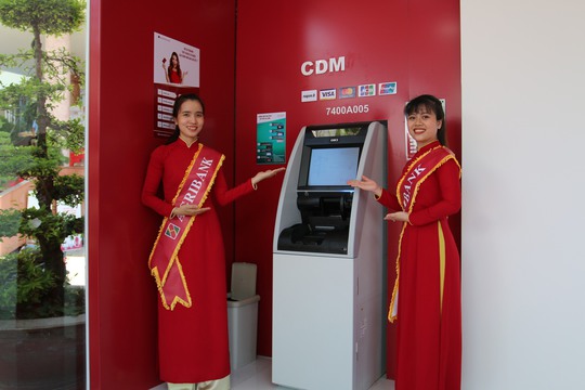 Agribank Trà Vinh đưa vào hoạt động máy gửi, rút tiền tự động Autobank CDM - Ảnh 5.