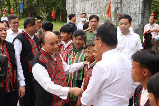 Chủ tịch nước thăm đồng bào Bru-Vân Kiều tại Quảng Bình - Ảnh 1.