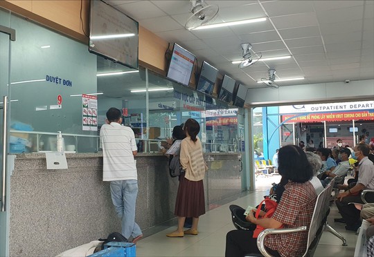 Lao đao vì thiếu thuốc, vật tư y tế - Ảnh 1.