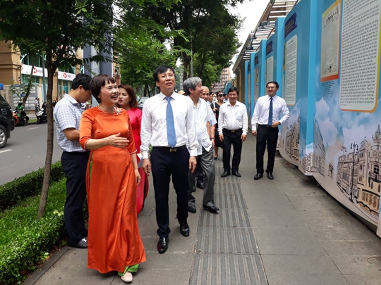 Khai mạc triển lãm về Nhà báo Nguyễn Ái Quốc - Ảnh 1.