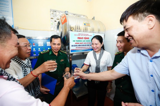 Đảng ủy Khối Dân - Chính - Đảng TP HCM về nguồn tại Quảng Ninh - Ảnh 4.