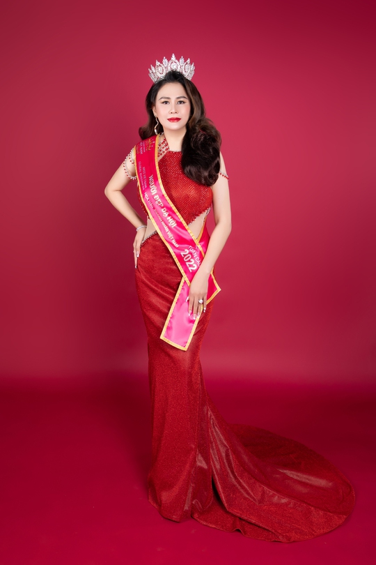 Hoa hậu Lý Kim Ngân khoe vẻ đẹp trong Bộ sưu tập Nữ quyền - Ảnh 4.