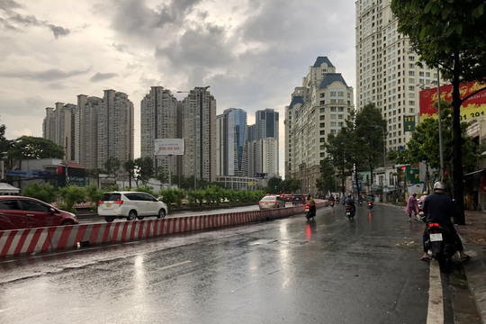 Nhiều tuyến hẻm đấu nối đường Nguyễn Hữu Cảnh ngập sau cơn mưa lớn - Ảnh 8.