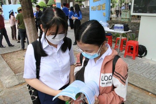 Đà Nẵng: Chính thức có điểm chuẩn tuyển sinh lớp 10 năm học 2022-2023 - Ảnh 1.