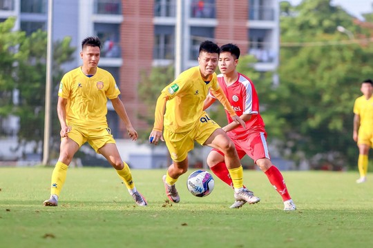 Nam Định quyết thắng Hà Nội FC - Ảnh 1.