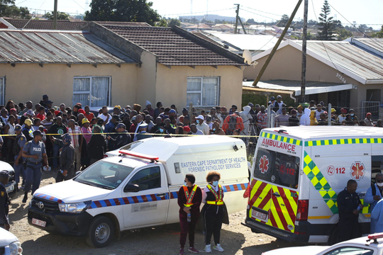 Cảnh sát Nam Phi tiết lộ nguyên nhân khiến 21 thanh thiếu niên chết trong quán rượu - Ảnh 3.