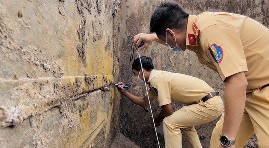 CSGT xử lý xe hổ vồ”, chủ cơ sở vội vã tự trảm hàng loạt phương tiện - Ảnh 3.