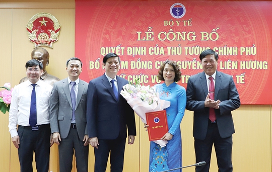 Bà Nguyễn Thị Liên Hương nhận quyết định bổ nhiệm Thứ trưởng Bộ Y tế - Ảnh 2.