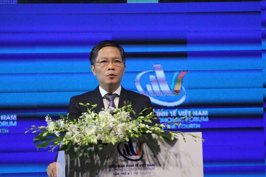 Thủ tướng Phạm Minh Chính đang chủ trì phiên tọa đàm cao cấp Diễn đàn Kinh tế Việt Nam - Ảnh 4.