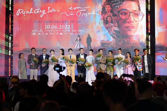 Sao Việt rộn rã trên thảm đỏ ra mắt phim về nhạc sĩ Trịnh Công Sơn - Ảnh 9.