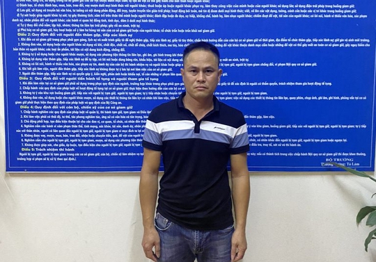Bắt 1 đội trưởng thu phí làm luật cho xe quá khổ, quá tải vào cao tốc - Ảnh 1.