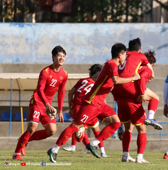 Trận đấu giữa U23 Việt Nam và U23 Malaysia tại Giải U23 châu Á 2022 không làm khán giả thất vọng. Có thể xem lại những khoảnh khắc đầy phấn khích và kịch tính, và cảm nhận sự chuyên nghiệp và tài năng của các cầu thủ trẻ!
