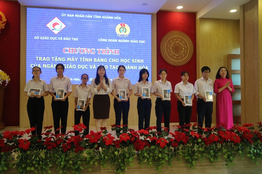 Công đoàn ngành giáo dục Khánh Hòa tổng kết thi đua năm học 2021-2022 - Ảnh 2.