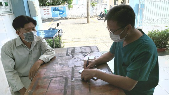 TP HCM thí điểm xây dựng danh mục thuốc thiết yếu tại trạm y tế - Ảnh 1.