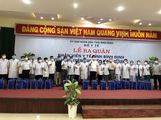 Giám đốc Sở Y tế Bình Định nói về việc hàng loạt nhân viên y tế nghỉ việc - Ảnh 2.
