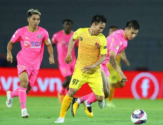 CLB Hải Phòng vững ngôi đầu bảng sau khi thắng đậm Sài Gòn FC - Ảnh 1.