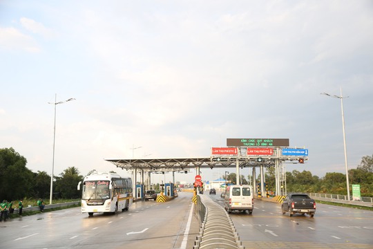 Cần giải pháp để tuyến cao tốc Trung Lương - Mỹ Thuận không bị dừng đột ngột - Ảnh 1.