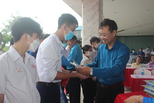 CEP dành 250 triệu đồng hỗ trợ lao động nghèo tại Bến Tre - Ảnh 1.