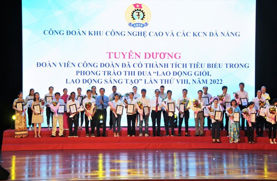 Đà Nẵng: Tặng 1.000 suất quà chăm lo đoàn viên khó khăn - Ảnh 1.
