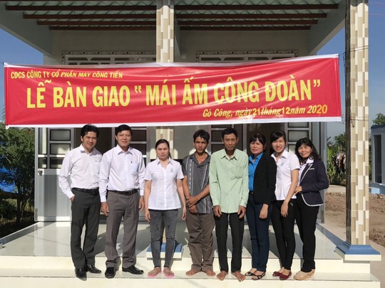 Nặng lòng với công nhân - Ảnh 1.
