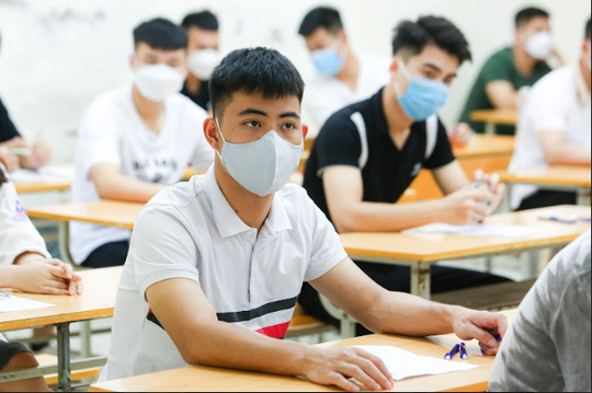 Thi tốt nghiệp THPT: Thủ khoa tuyệt đối 30/30 là nam sinh trường huyện - Ảnh 1.