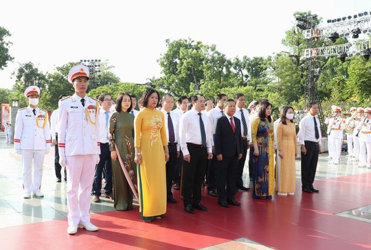 Lãnh đạo Đảng, Nhà nước tưởng nhớ Chủ tịch Hồ Chí Minh và các Anh hùng liệt sĩ - Ảnh 5.